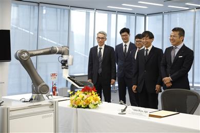 Omron Corp. og taiwanske Techman Robot Inc. danner strategisk allianse for samarbeidende roboter. (Bilder: Omron, PR048)